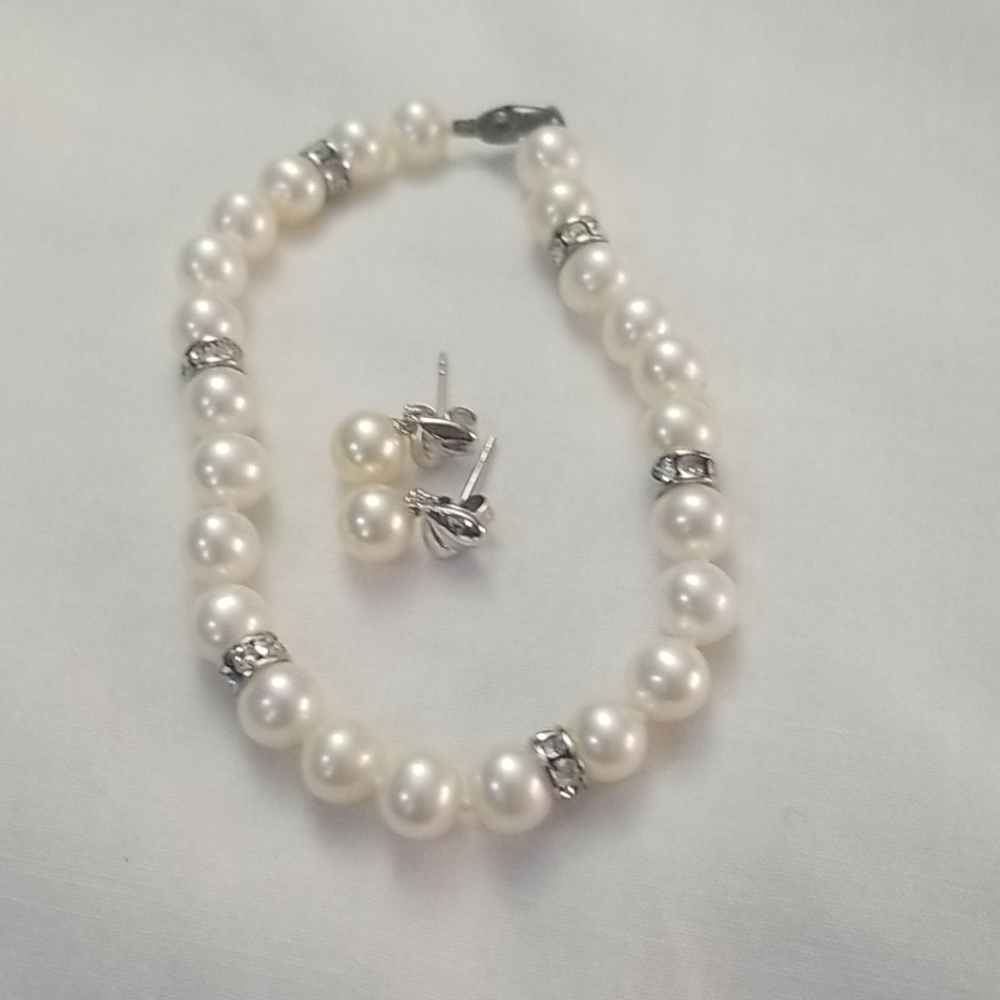 Pearl braclet and earrings